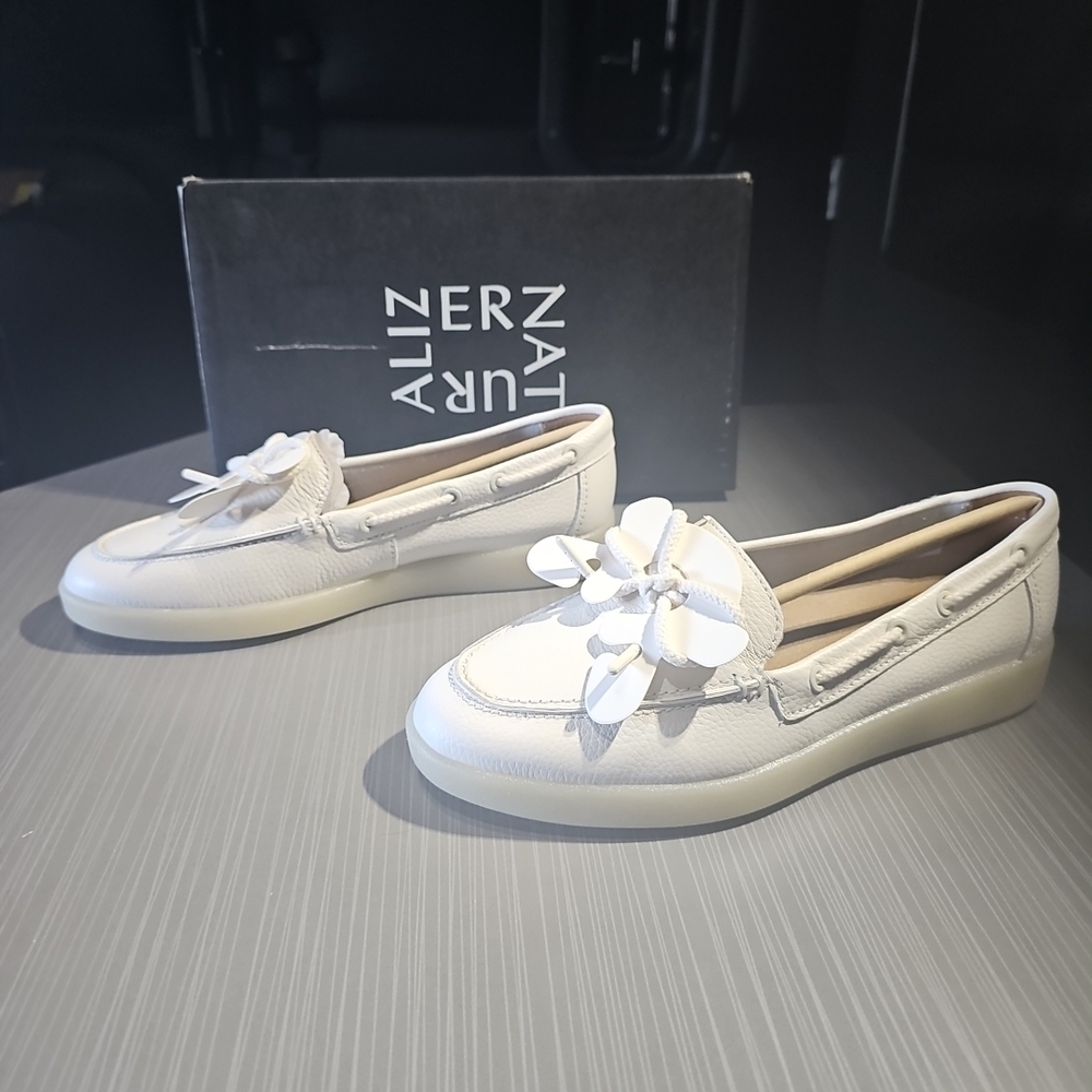 Naturalizer Keel Boat Women's Boat Shoes In Warm White Pebbled Leather Size 6.5W